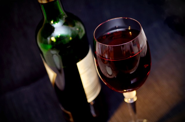 kieliszki-z-winem Kieliszek i wino